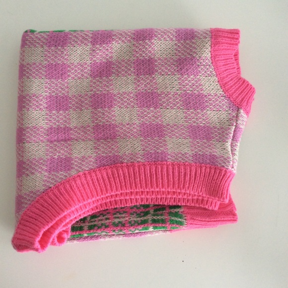 Knit Vest in size medium( 2 for 30) - Picture 2 of 7